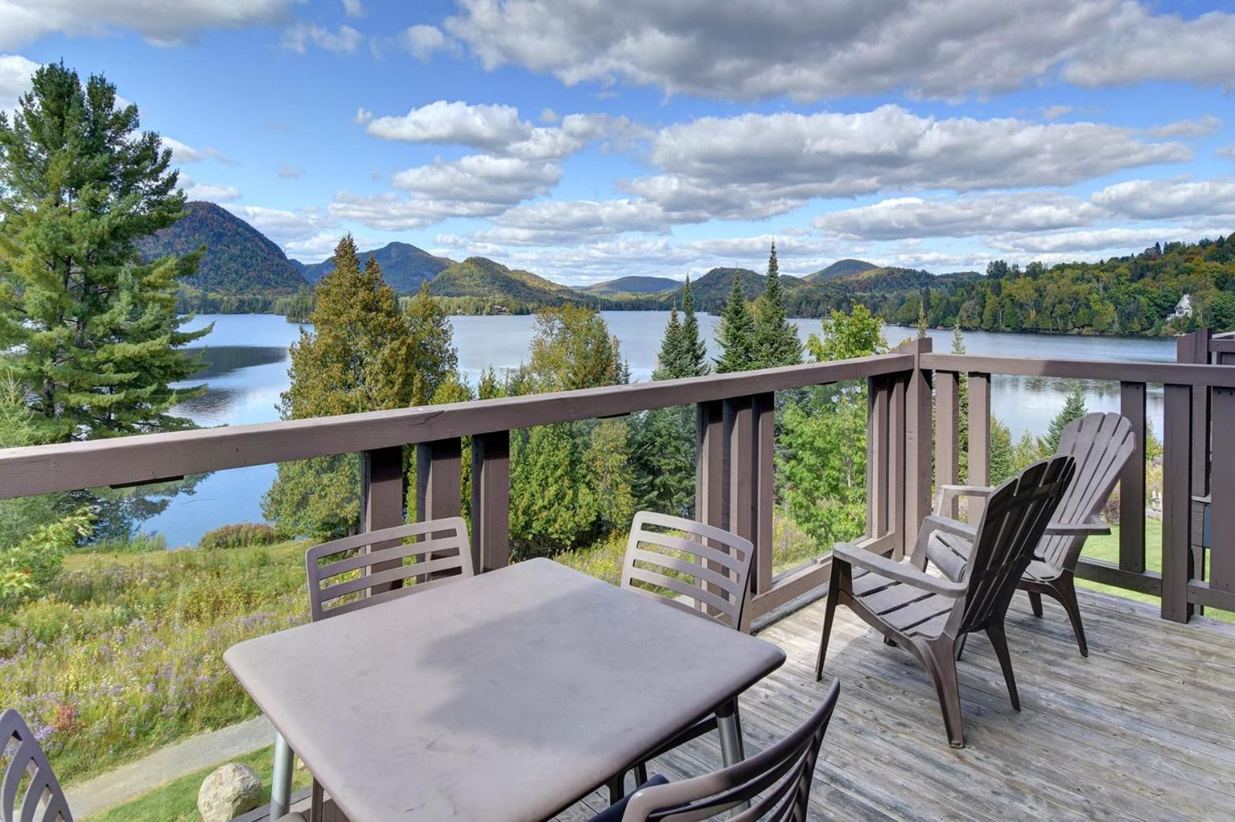 Lakefront Mountain View Remote Work - 1 Bd Suite Lac-Superieur Exterior foto